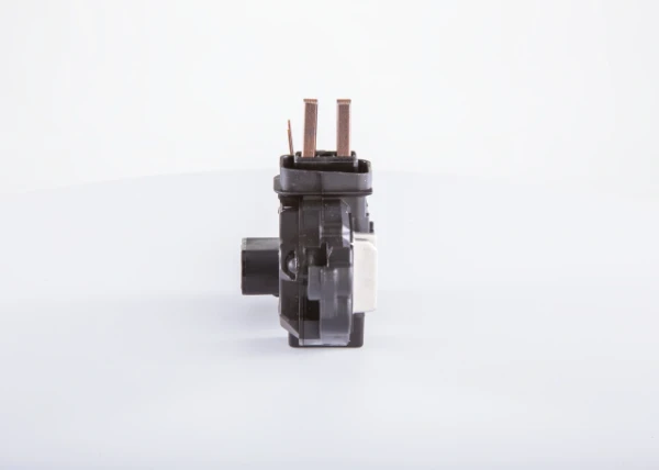 F00MA45300 Bosch regulador de rele del generador (rele de carga)