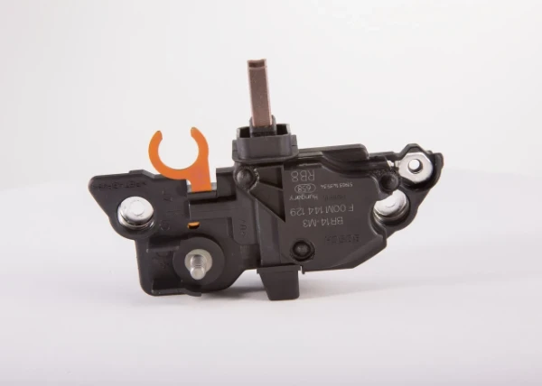 F00M144129 Bosch regulador de rele del generador (rele de carga)