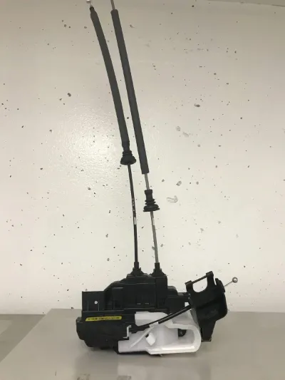 Cerradura de puerta trasera izquierda HYUNDAI 814102B000