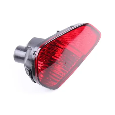 Luz trasera de parachoques derecha MITSUBISHI 8336A154