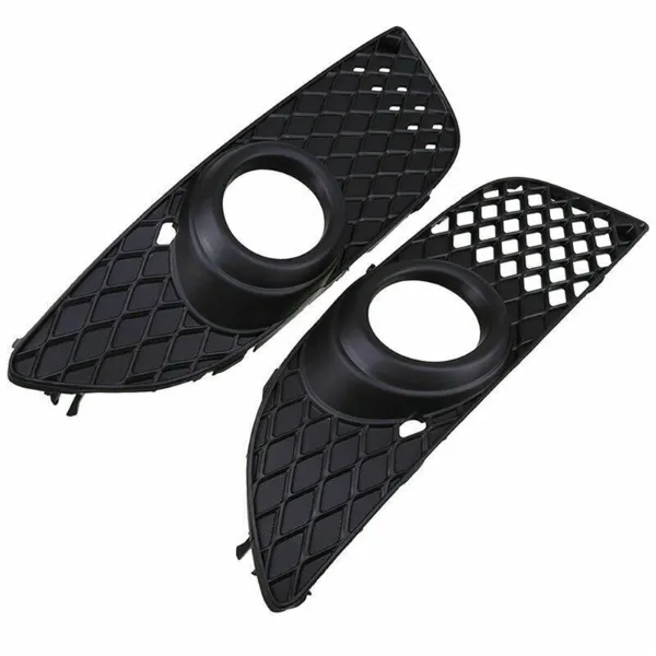 Tapa de rejilla de faro antiniebla delantero derecho 8321A124 Mitsubishi