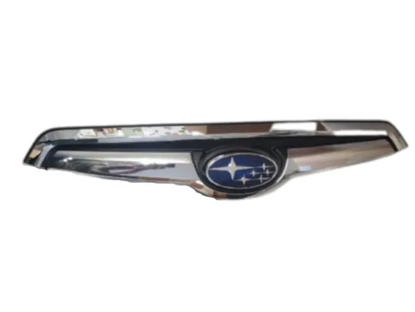 Moldura superior de la parrilla del radiador 91121SJ010 Subaru