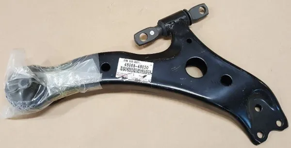 Brazo inferior derecho de la suspensión delantera 480680E010 Toyota
