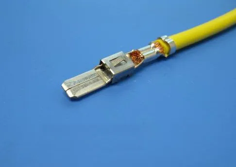 Mazo de cables del compartimiento del motor 000979302E VAG