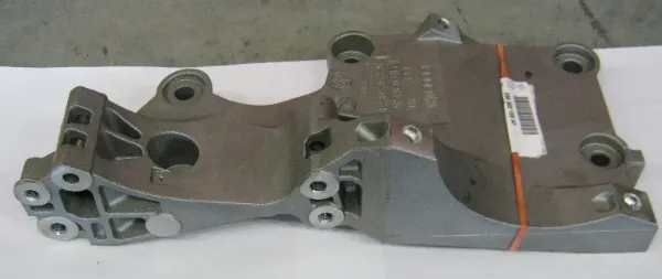 Soporte del alternador 038903139AF VAG