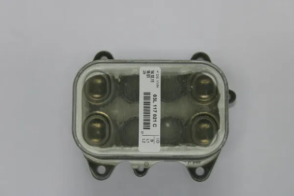 Radiador de aceite debajo del filtro 03L117021C VAG