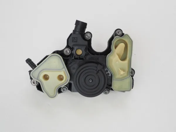 Separador de aceite del sistema de ventilación del cárter 06Q103495B VAG