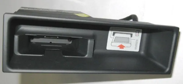 Caja portaobjetos de la consola central (apoyabrazos) 1K0857925E1QB VAG