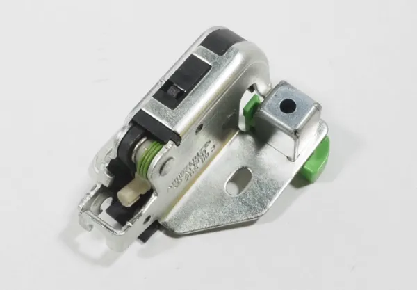 Cerradura inferior de puerta trasera izquierda de doble hoja 2E1827506G VAG