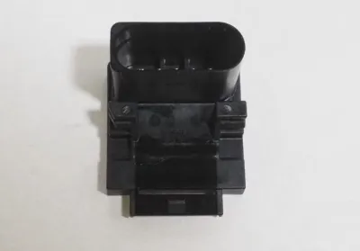 Sensor de posición del pedal de embrague VAG 3C0927810D