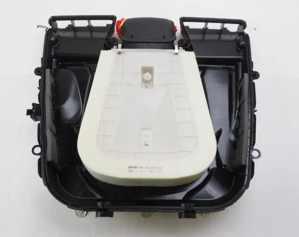 Caja del filtro de aire 4M0133835H VAG