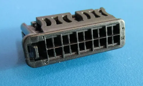 Conector de alternador 4M0972710 VAG