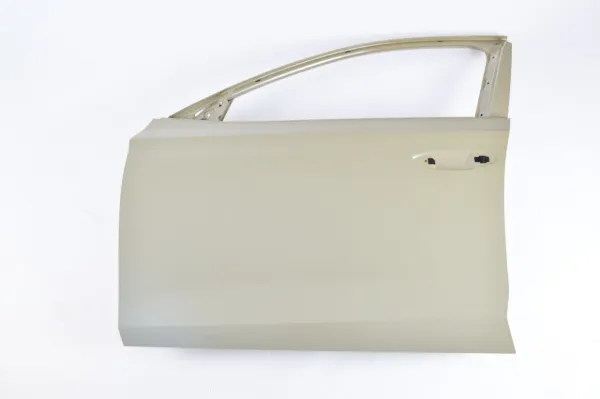 Puerta delantera izquierda Skoda Octavia IV A8