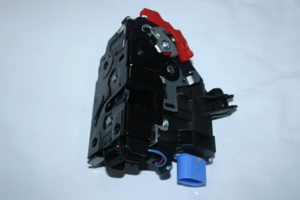 Cerradura de puerta trasera izquierda 7L0839015D VAG