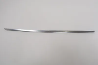 Moldura de cristal de la puerta trasera izquierda VAG 80A839643G