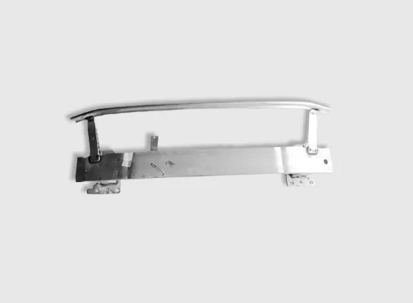 Refuerzo parachoque delantero 83A807109 VAG