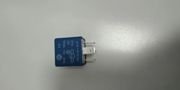 Relé ventilador 8D0951253A VAG