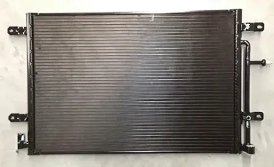 Condensador de aire acondicionado VAG 8E0260403T
