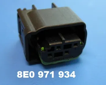 Conector universal 8E0971934 VAG