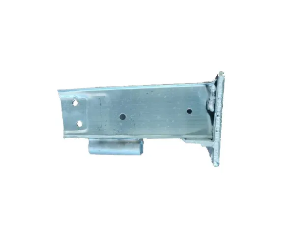 Soporte del refuerzo del parachoques delantero 8R0807134B VAG
