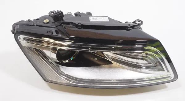 Faro derecho 8R0941044C VAG