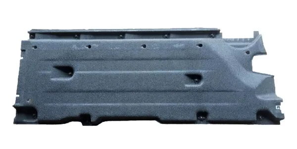 Protección inferior derecha 8U0825208 VAG