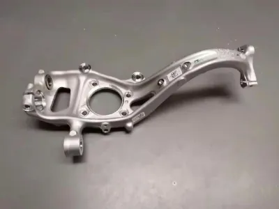 Mangueta delantera izquierda VAG 8W0407253F