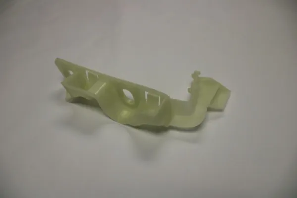 Soporte de parachoques delantero derecho 8W0807284 VAG
