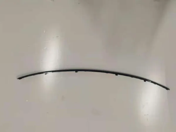 Moldura central del parachoques trasero 8W58078339B9 VAG