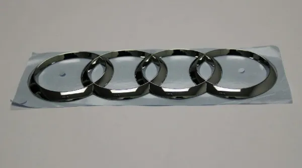 Emblema Audi Q3 F3B