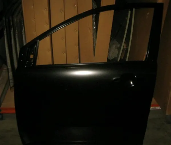 Puerta delantera izquierda 6201134105 Ssang Yong