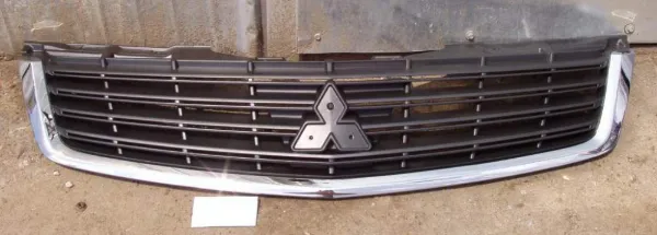 Parrilla 7450A551 Mitsubishi