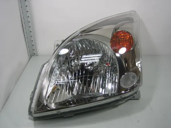 Faro izquierdo 8117060D50 Toyota