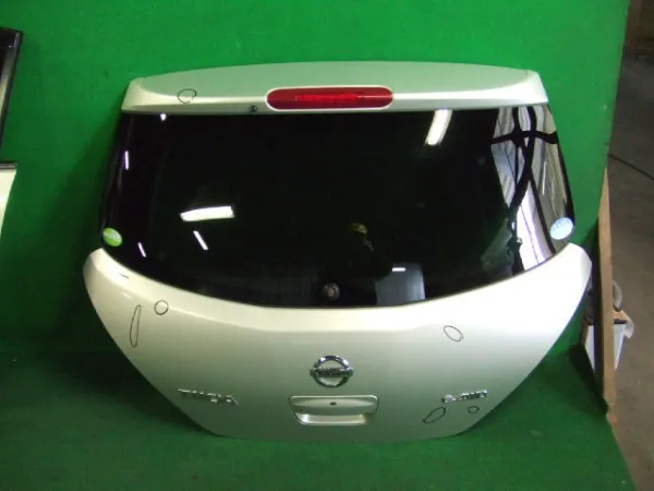 Puerta trasera Nissan Tiida ASIA