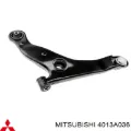 Brazo inferior derecho de la suspensión delantera Mitsubishi Grandis NAW