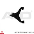 Brazo inferior derecho de la suspensión delantera Mitsubishi Pajero 
