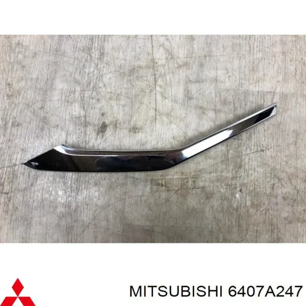 Moldura de parachoques delantera izquierda 6407A247 Mitsubishi