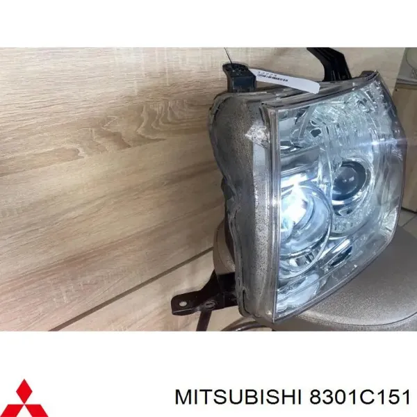 Faro izquierdo 8301C151 Mitsubishi