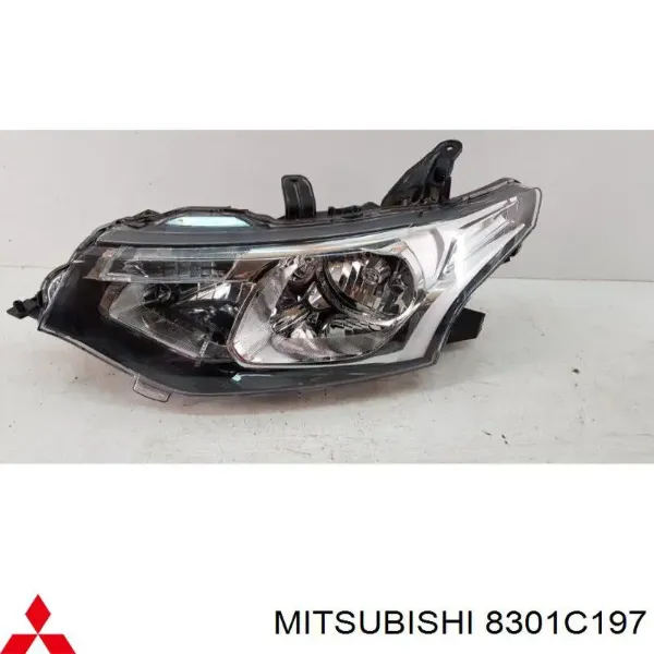 Faro izquierdo 8301C197 Mitsubishi