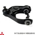 Brazo superior izquierdo de la suspensión delantera Mitsubishi L 300 P0W, P1W