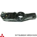 Brazo inferior izquierdo de la suspensión delantera Mitsubishi L 200 K60, K70