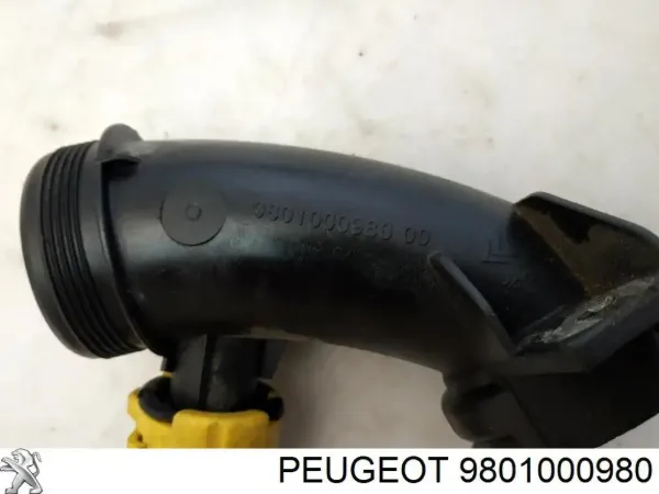Tubo de admisión de aire al turbocompresor 9801000980 Peugeot/Citroen