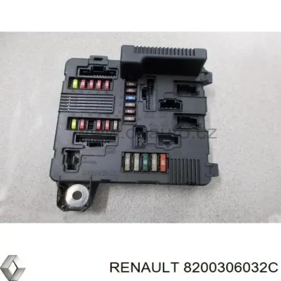 Caja de fusibles RENAULT 8200306032C
