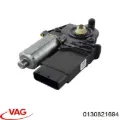 Motor del elevalunas de la puerta delantera derecha Volkswagen Passat 3B3