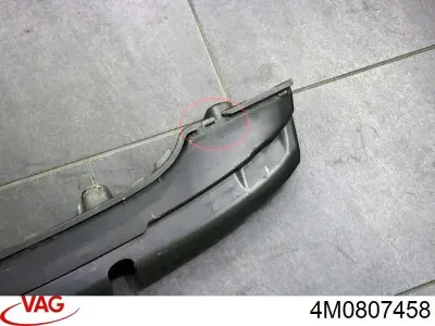 Soporte de parachoques trasero central VAG 4M0807458