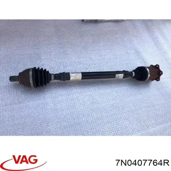 Árbol de transmisión delantero derecho 7N0407764R VAG