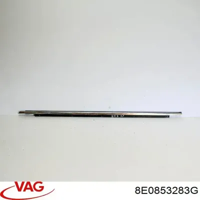 Moldura De Cristal De La Ventana De La Puerta Delantera Izquierda VAG 8E0853283G