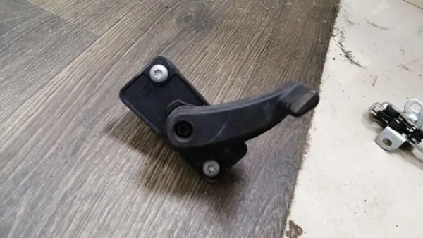 Cerradura de puerta trasera izquierda de doble hoja 46863860 Fiat/Alfa/Lancia