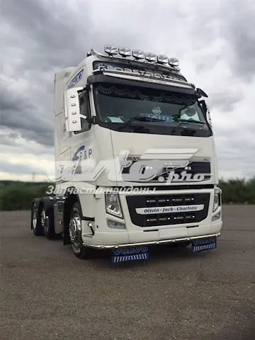 Estribo derecho 20529640 Volvo
