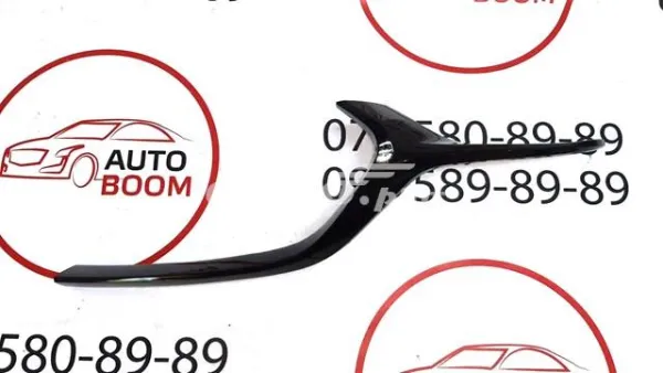 Moldura izquierda de la parrilla del radiador BDTS507K0A Mazda